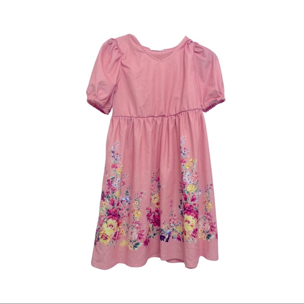 Only used 2 times! Very cute my daughter loved it ( only used for pictures!)